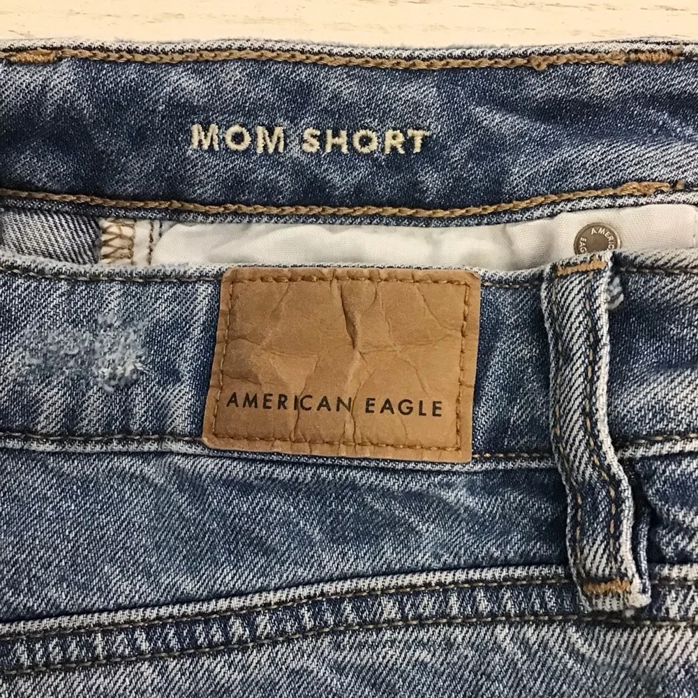 American Eagle 2 Mom Denim Shorts Women’s Tiny Floral Embroidered High Rise